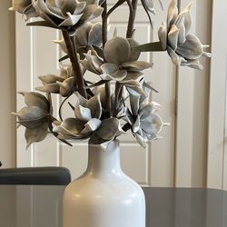 Vase With Cotton Flowers Decor