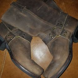 NEW FRYE BOOTS