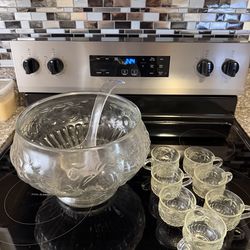 Vintage Jeannette Glass Crystal Punch Bowl Set