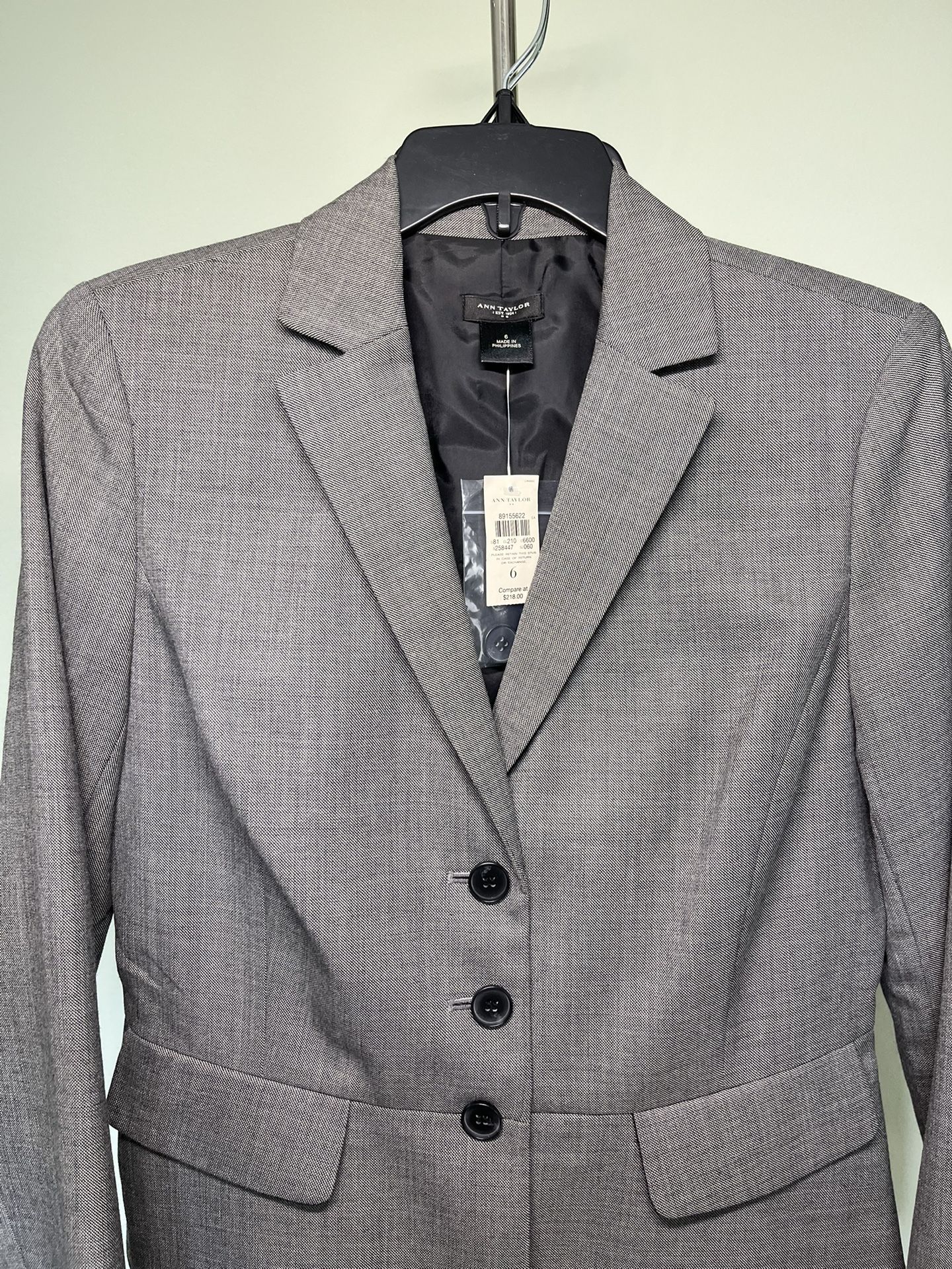 New! Ann Taylor Women’s Career Blazer Size 6