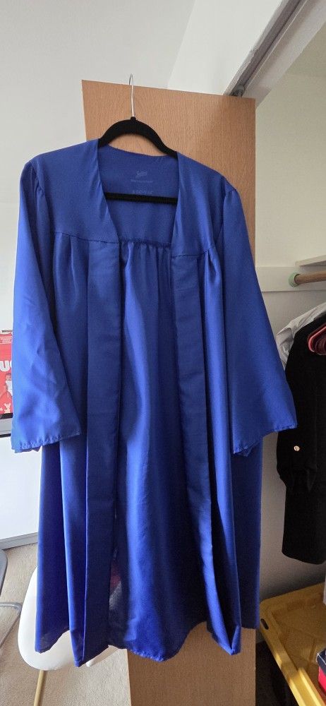 Graduation gown