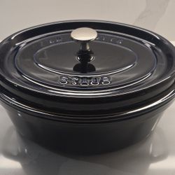STAUB OVAL DUTCH OVEN
