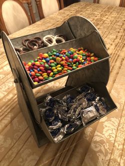 Pottery barn galvanized snack ferris wheel 