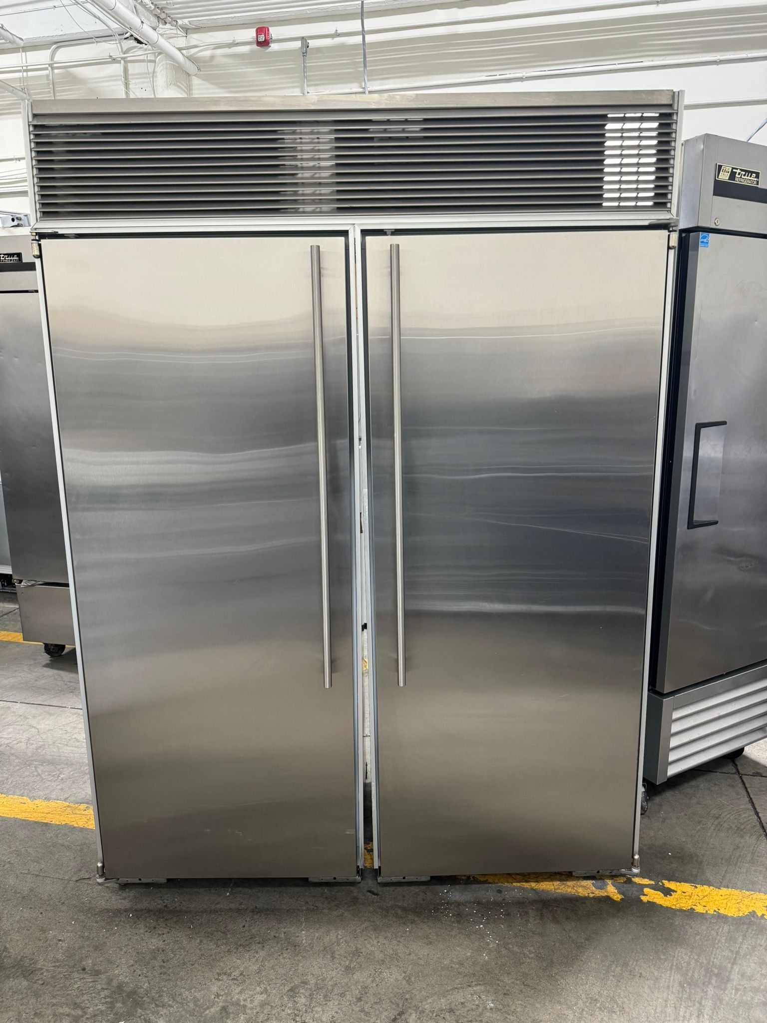 Marvel refrigerator and freezer 64 x 85