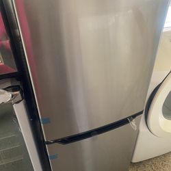 New Mini Fridge 