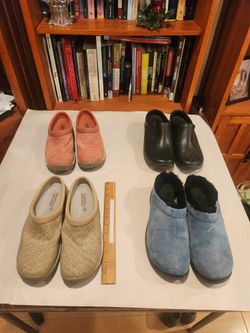 Lot Of Four Pairs Merrell Clogs Size 9.5 Excellent condition.
$120.