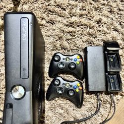 Xbox 360 With 2 Wireless Remotes And Charging Dock