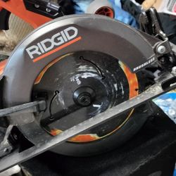 Bridges 7 And 1/4 In 15 Amp 18v  Circular Saw Works Great