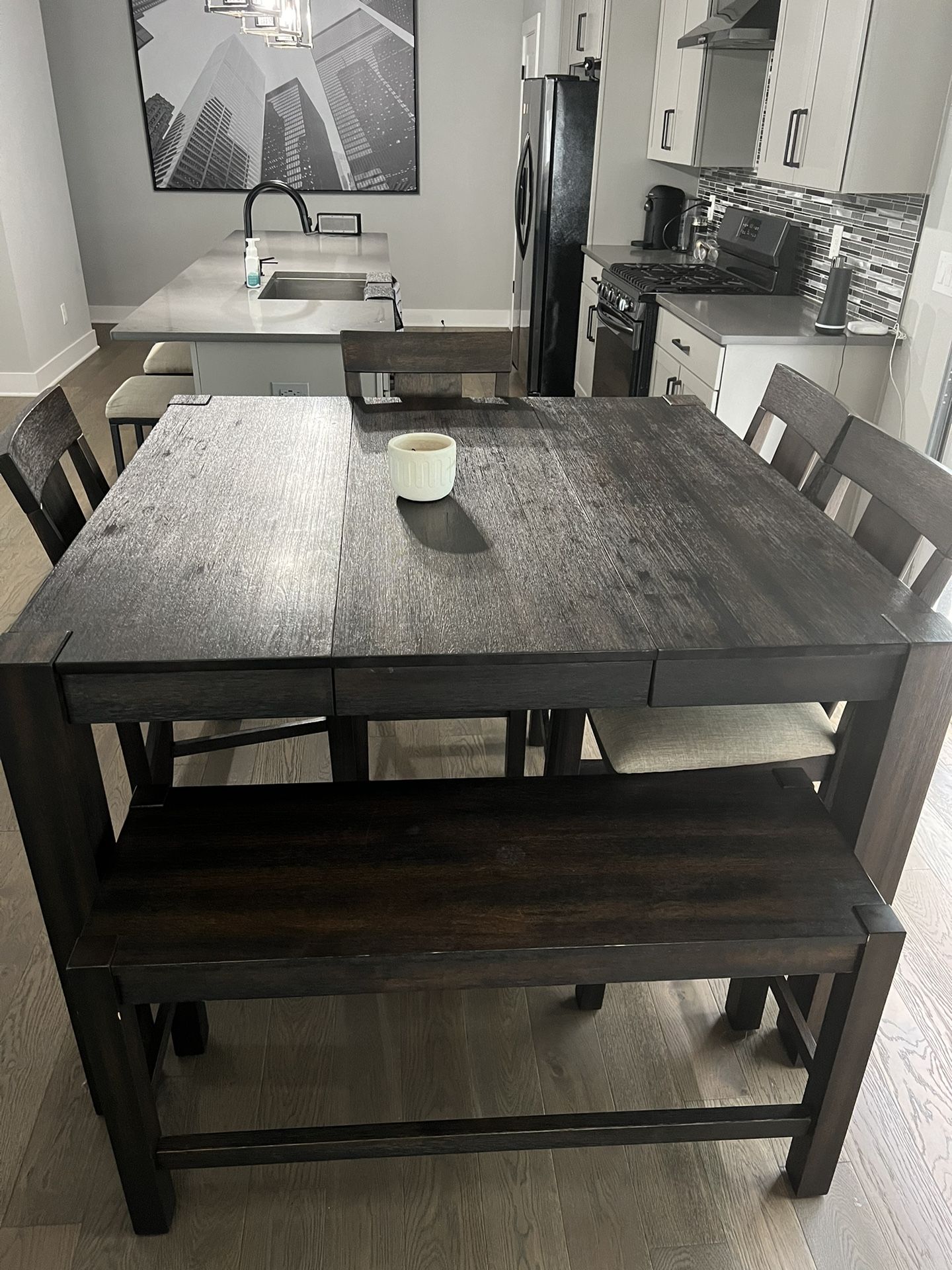 Dining room Table 