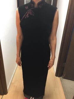 Beautiful black 80s dress