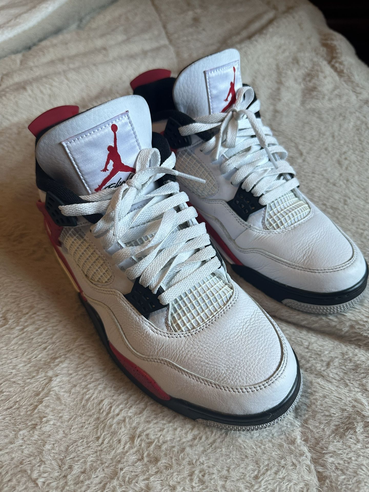 Jordan 4 Fire Reds