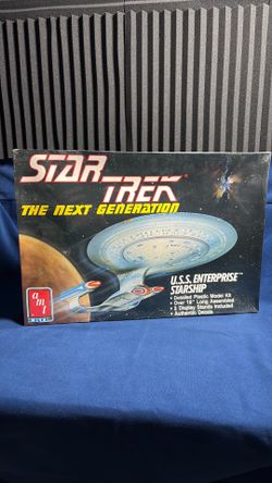 AMT/Ertl Star Trek: The Next Generation U.S.S. Enterprise NCC-1701-D model kit