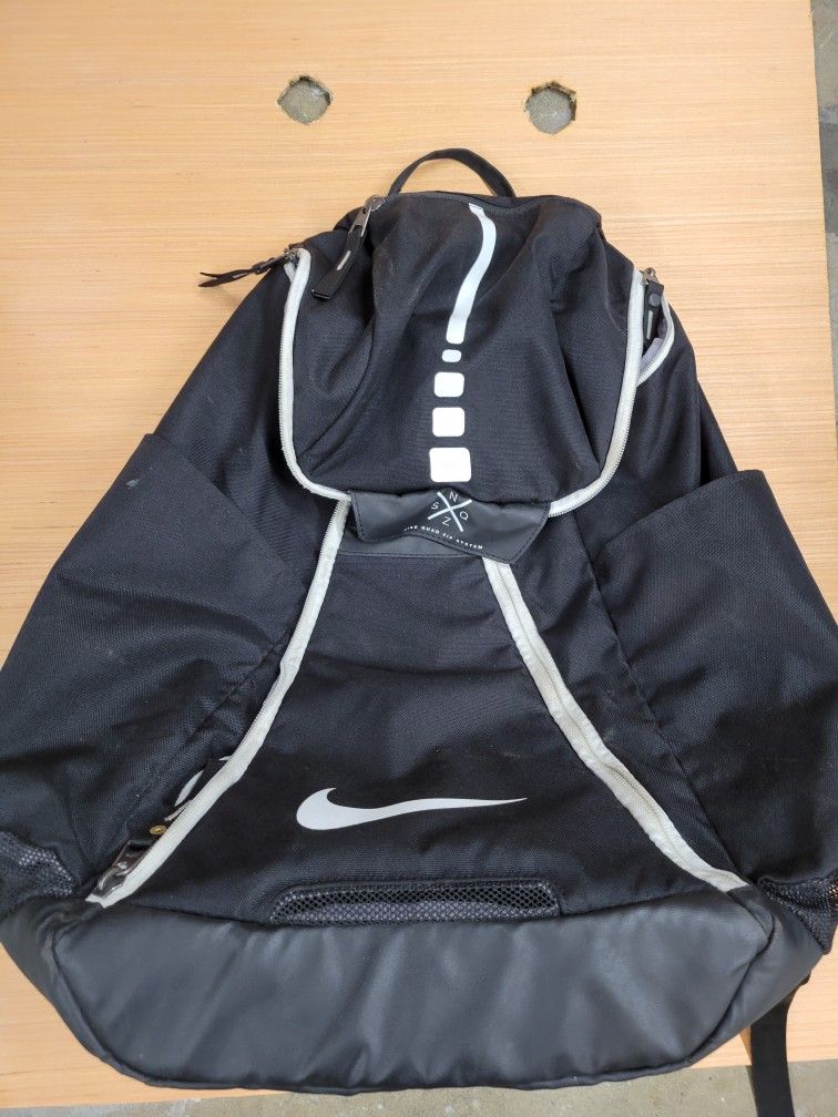Nike Elite Quad Zip Backpack
