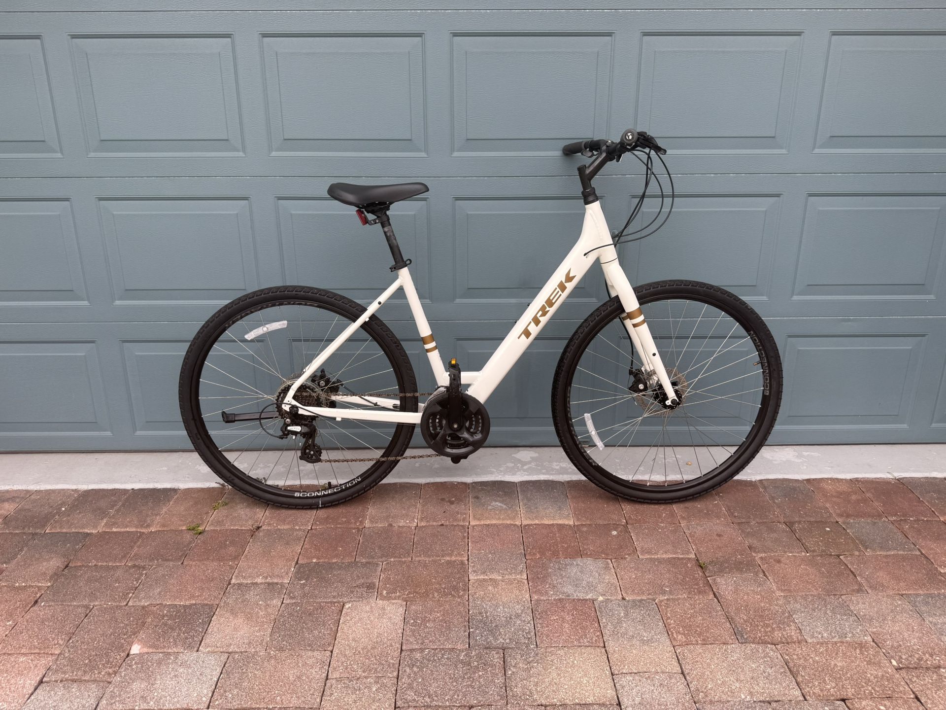 Trek Verve1 M frame 700 wheels 21 speed hybrid