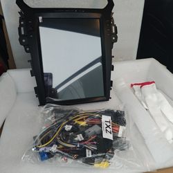 Ford F-150 Factory 13-in Touch Screen