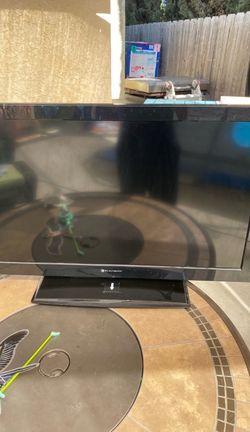 38 Inch Element TV screen