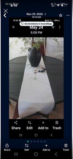 Solid wood dinner table fits 4or6it extends