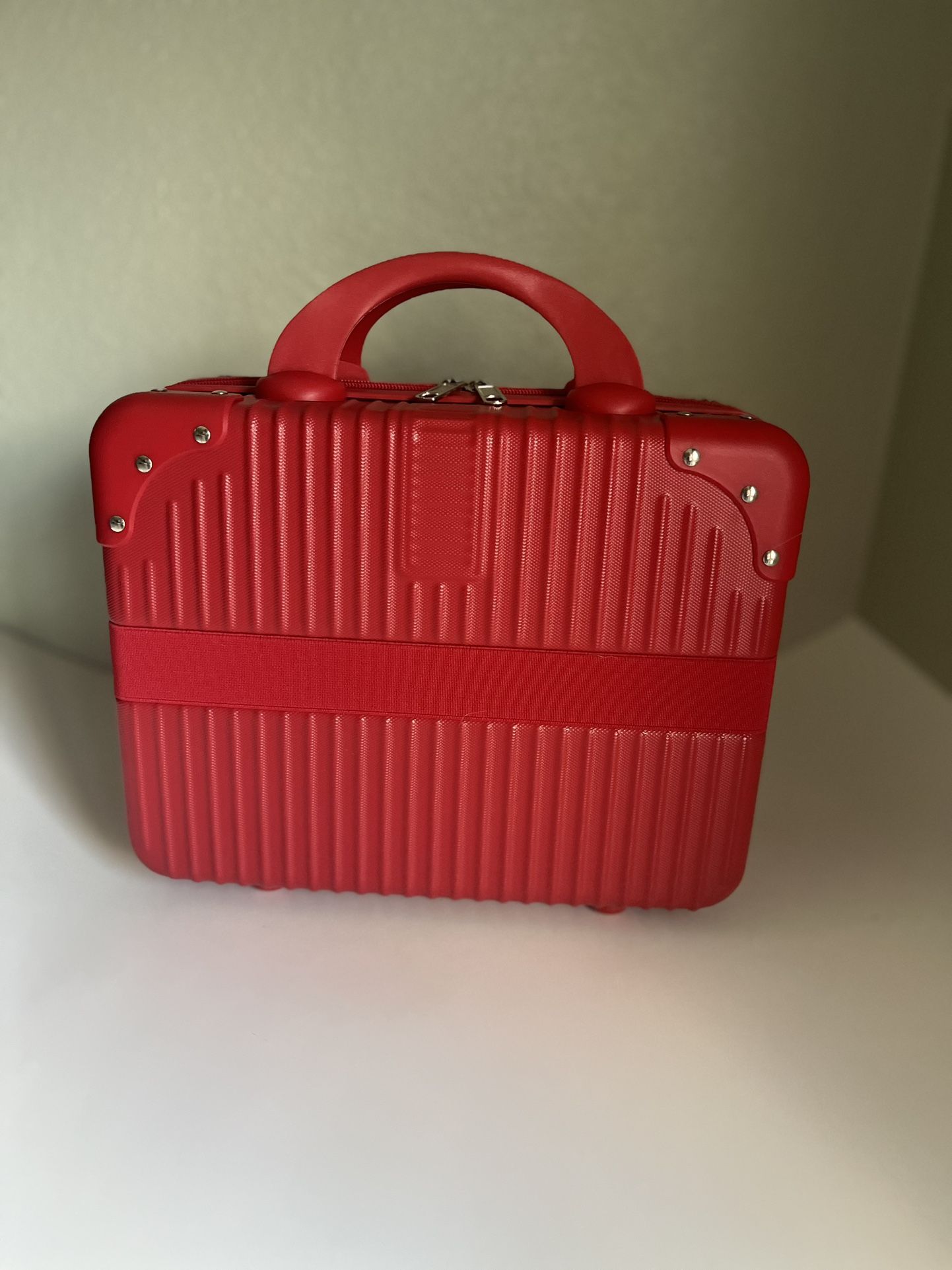 MAKEUP CASE!! π
π»πππ
π»ππ