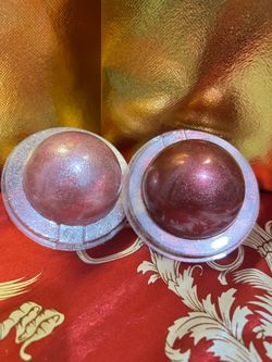 2 bath bombs