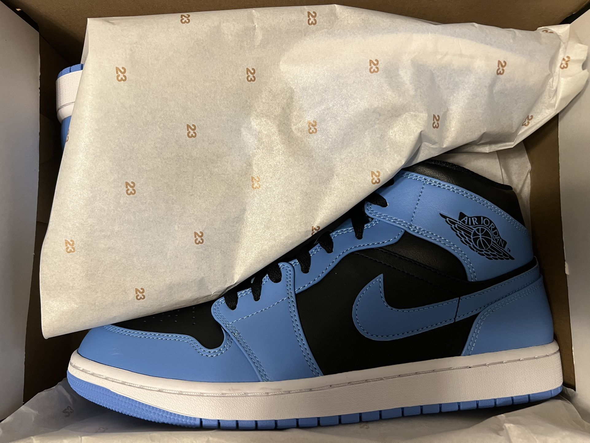 Air Jordan 1 mid
