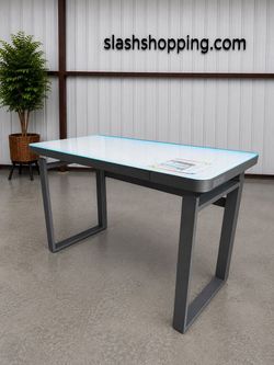 LAST ONE! Tresanti 47” Desk **NOT WORKING**