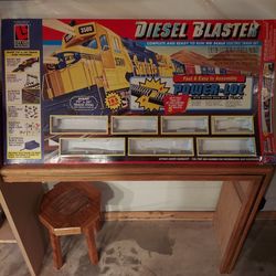 OLD VINTAGE TRAIN SETS