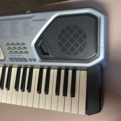  Casio CTK-491 KEYBOARD!  W/ Guitar (like new!) for FREE with this purchase! 
