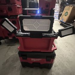 Milwaukee PACKOUT Light
