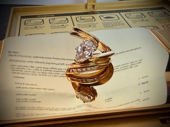 Solid 18k Gold Natural 1.11 Carat Diamond Engagement Ring!