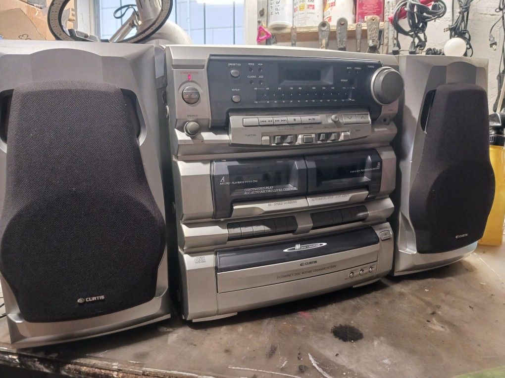 CURTIS Audio System. Turntable, Radio, Tape, CD