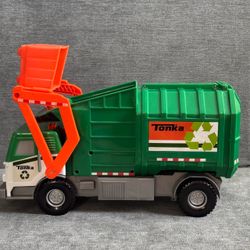 Tonka Motorized Garbage Truck Green with Motorized Lever & Trash Can