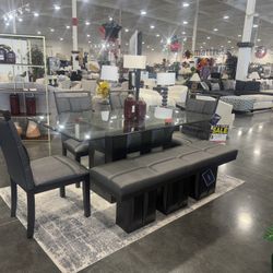 6 PIECE DINING ROOM SET