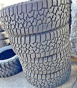 285/70/17 Falken Selling a set of 4 tires in excellent condition 🫡