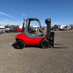 Forklift 