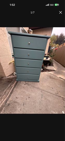 Beautiful solid wood dresser !✨✨