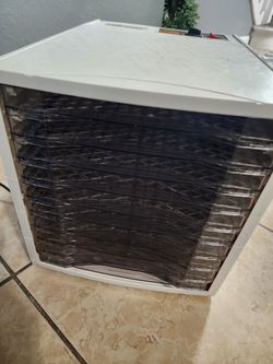 Weston Food Dehydrator 10 trays!