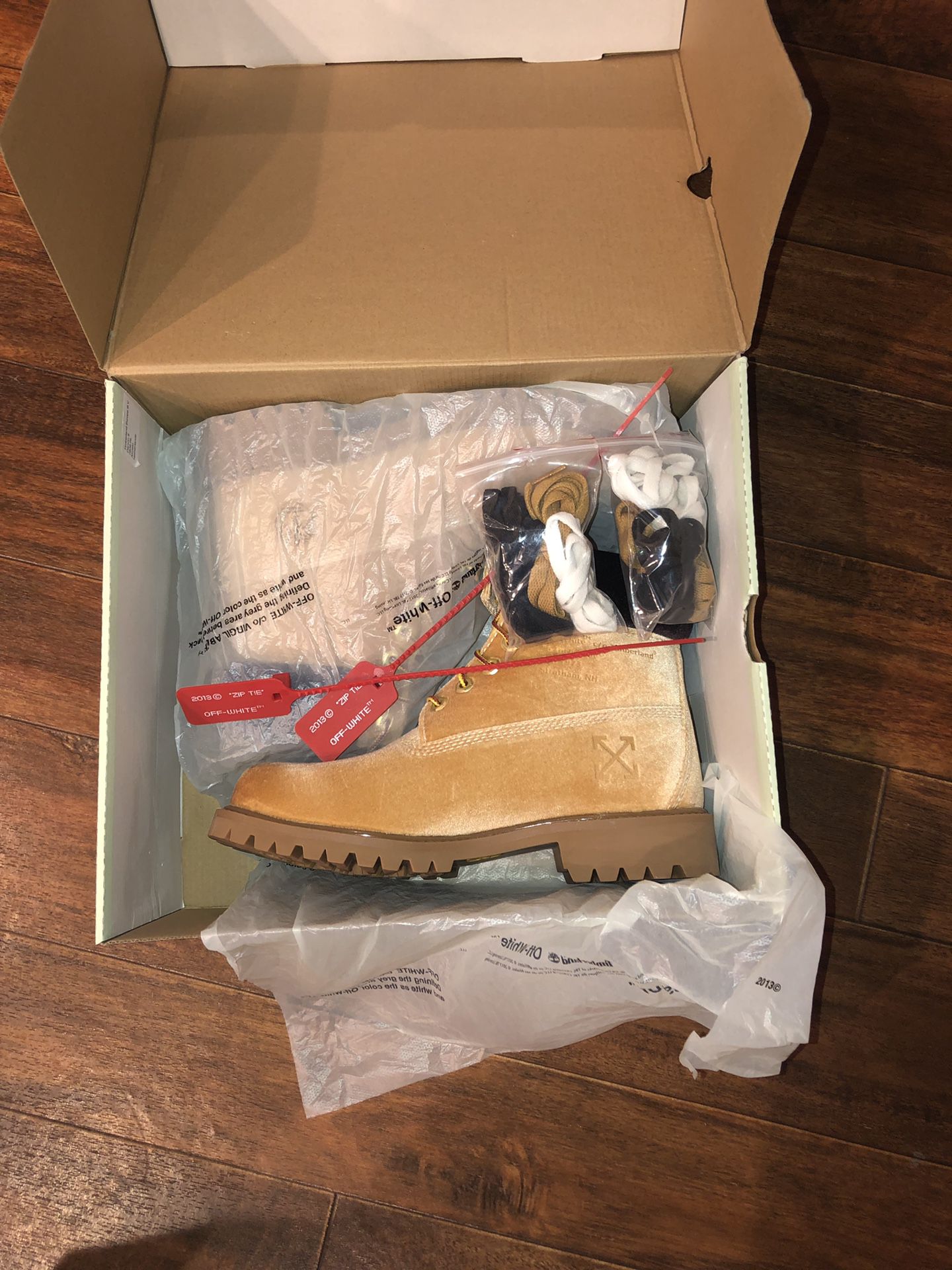 (WITH RECEIPT 100% AUTHENTIC) Timberland Boots x Off White Edition Size 7