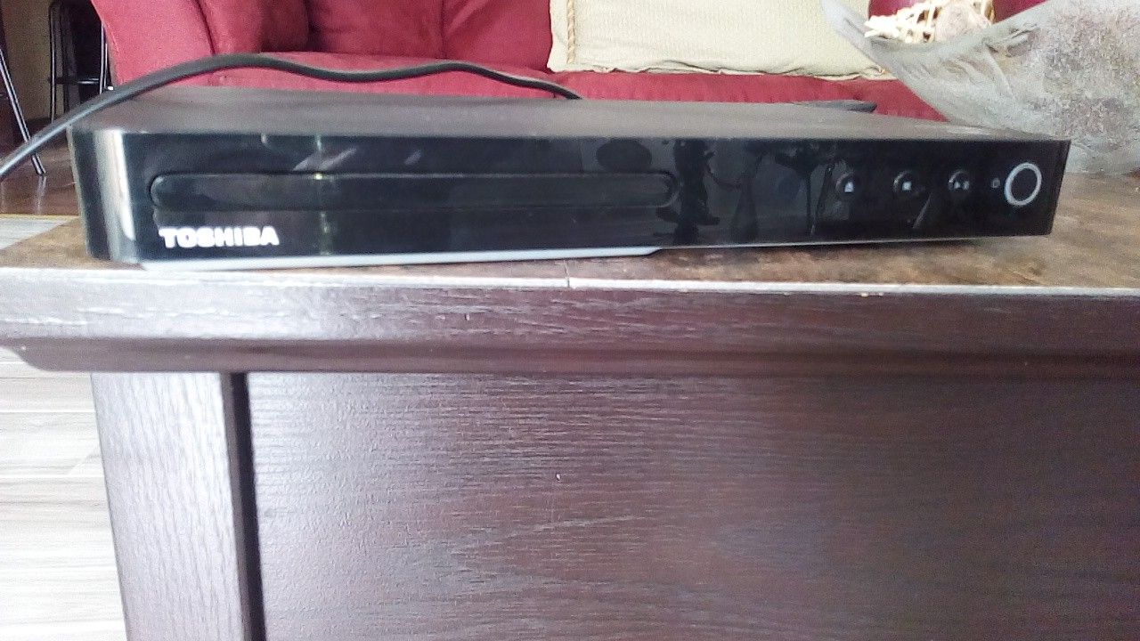 Toshiba Blue Ray With USB, No Remote