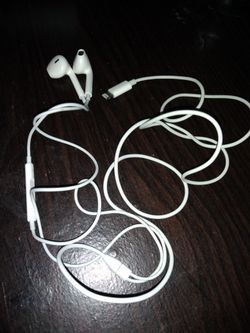 Apple earpods $15