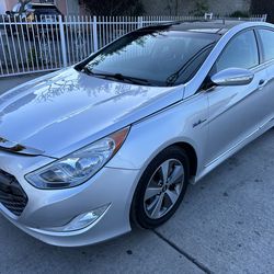 2011 Hyundai Sonata hybrid