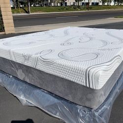 Queen Organic Cool Gel Memory Foam!!