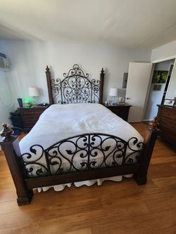 Beautiful 4-Piece Queen Bedroom Set – Bed Frame, Mattress, Dresser with Mirror & 2 Nightstands
