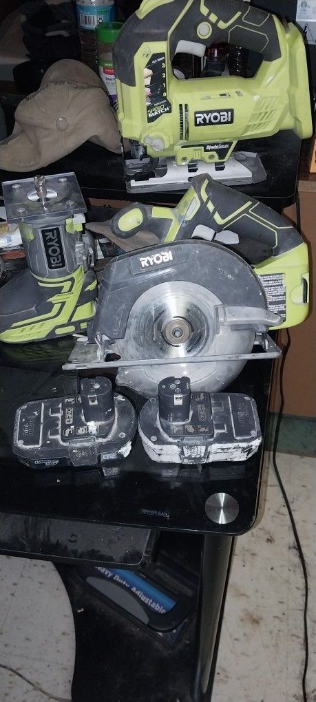 RYOBI TOOL SET
