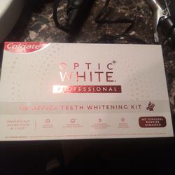 Colgate Optic White tooth whitening kit 