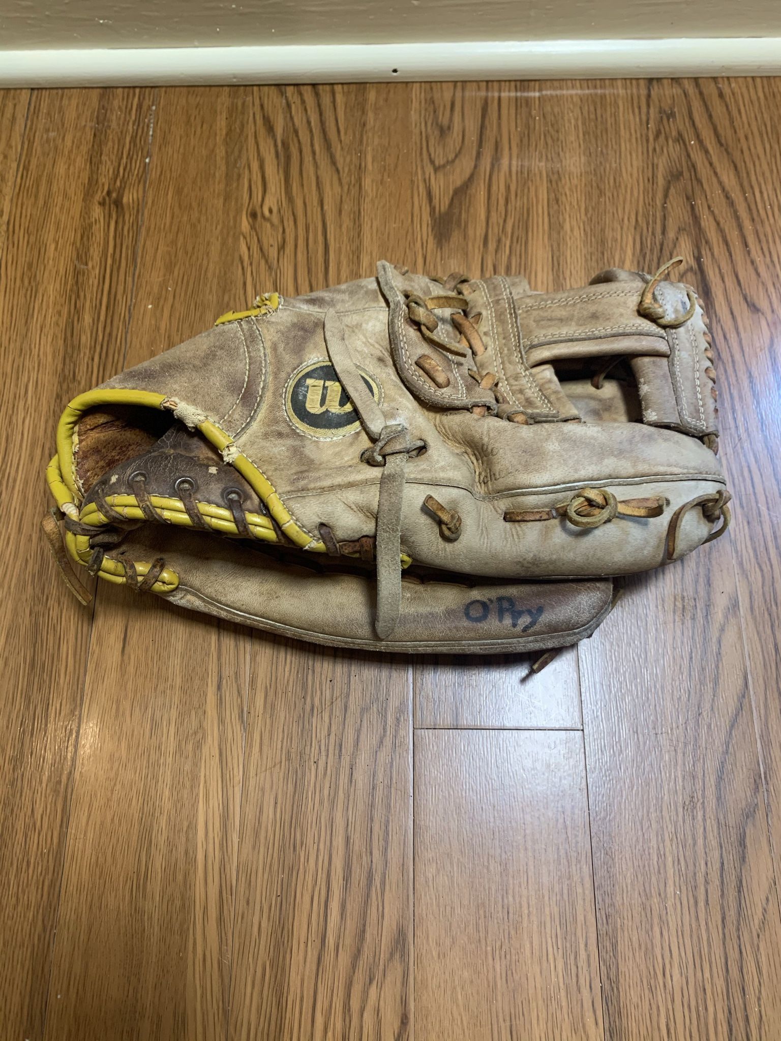 Wilson Baseball/Softball Glove