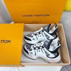 Louis V White/Black Shoes New 