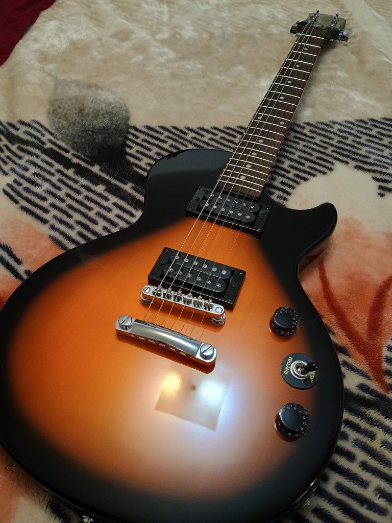 Les Paul Epiphone In Good Condition.