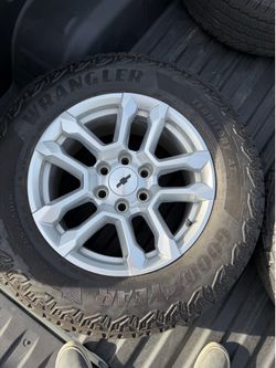 Wheels and tires Chevy Silverado 1500