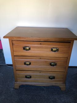 Adorable Mirrored Dresser