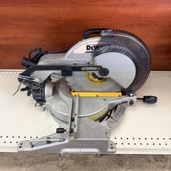 DEWALT DWS715 12” COMPOUND MITER SAW